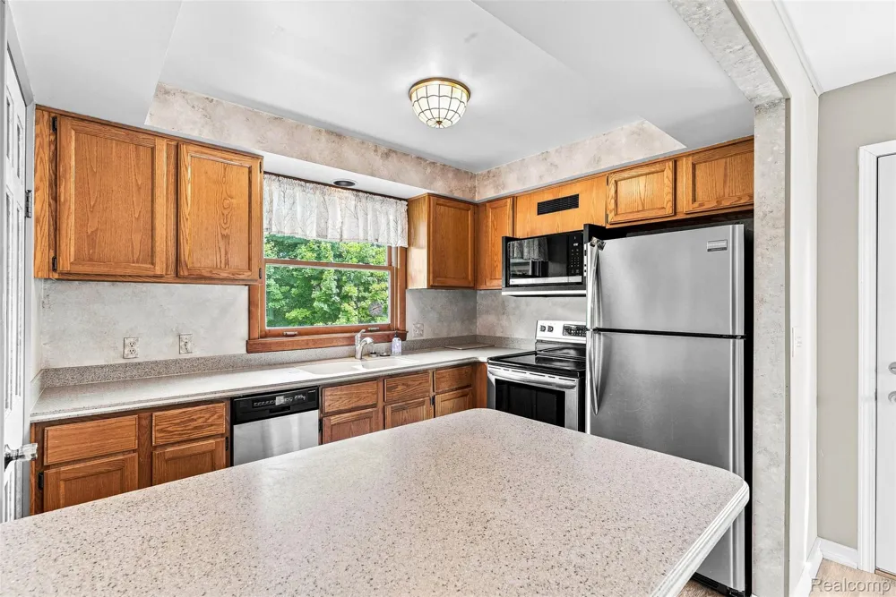 5880 Sawmill Lake Road Brandon Charter Township, MI 48462