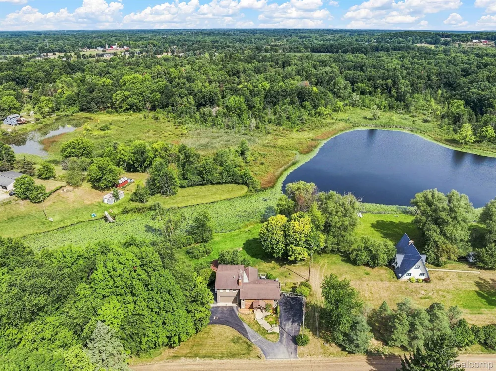 5880 Sawmill Lake Road Brandon Charter Township, MI 48462