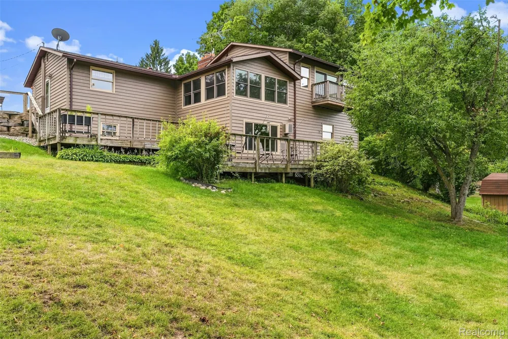 5880 Sawmill Lake Road Brandon Charter Township, MI 48462