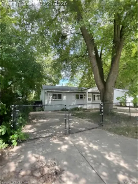 789 Gates Avenue NE