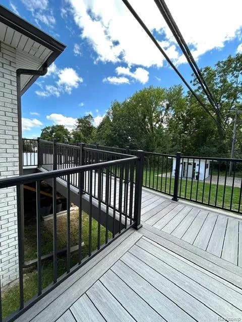 39 Stark Road Rochester Hills City, MI 48307