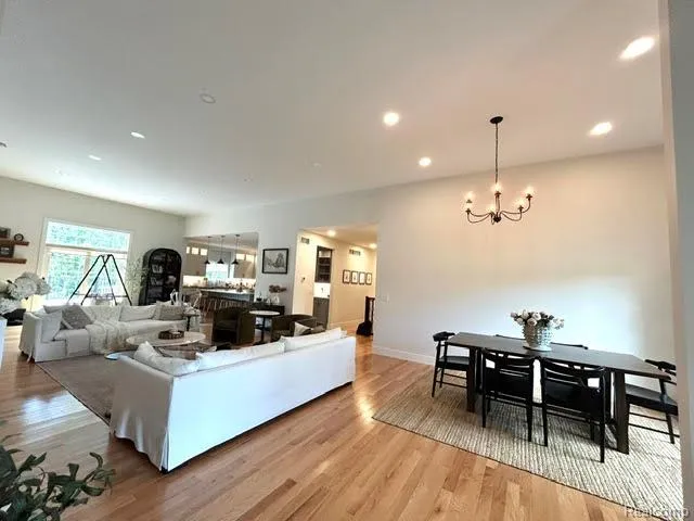 39 Stark Road Rochester Hills City, MI 48307