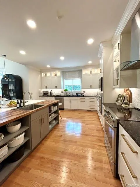 39 Stark Road Rochester Hills City, MI 48307