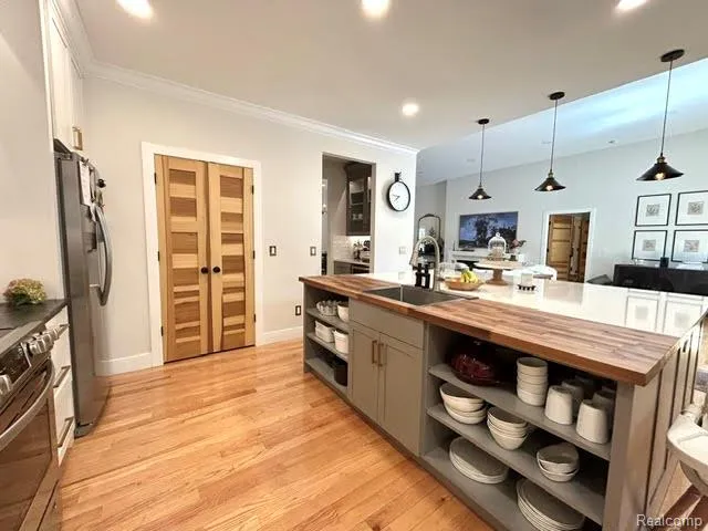 39 Stark Road Rochester Hills City, MI 48307