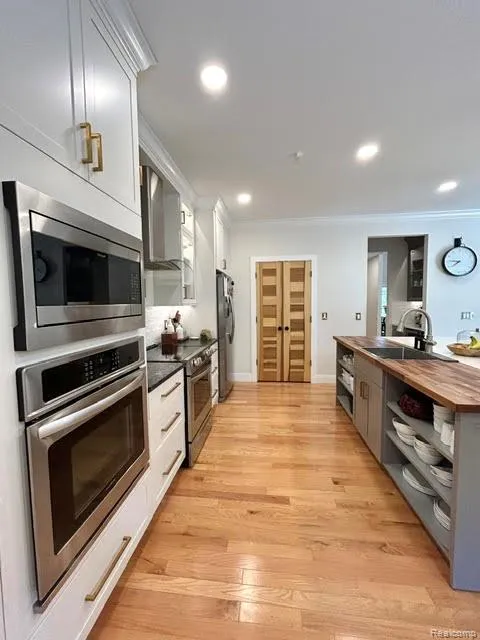 39 Stark Road Rochester Hills City, MI 48307