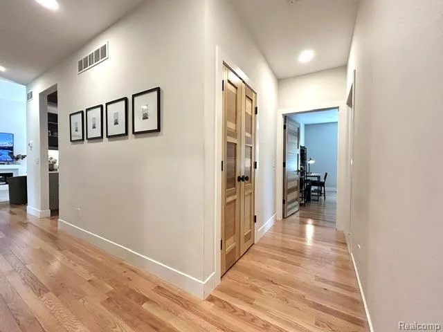 39 Stark Road Rochester Hills City, MI 48307