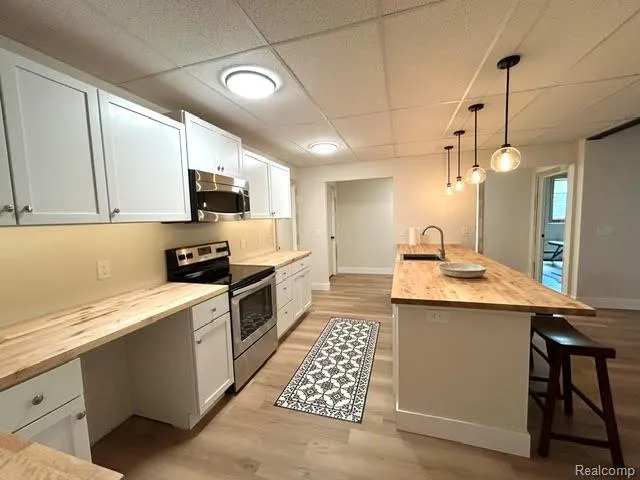 39 Stark Road Rochester Hills City, MI 48307
