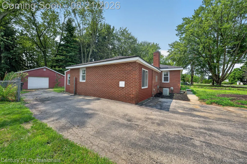 5000 Robert Street Shelby Charter Township, MI 48316