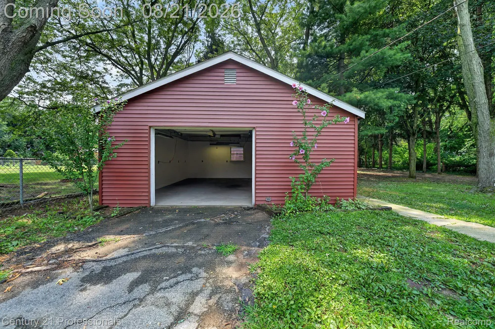 5000 Robert Street Shelby Charter Township, MI 48316