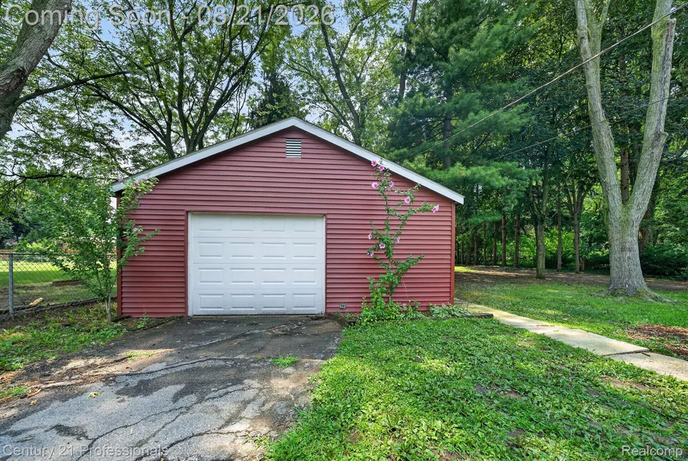 5000 Robert Street Shelby Charter Township, MI 48316