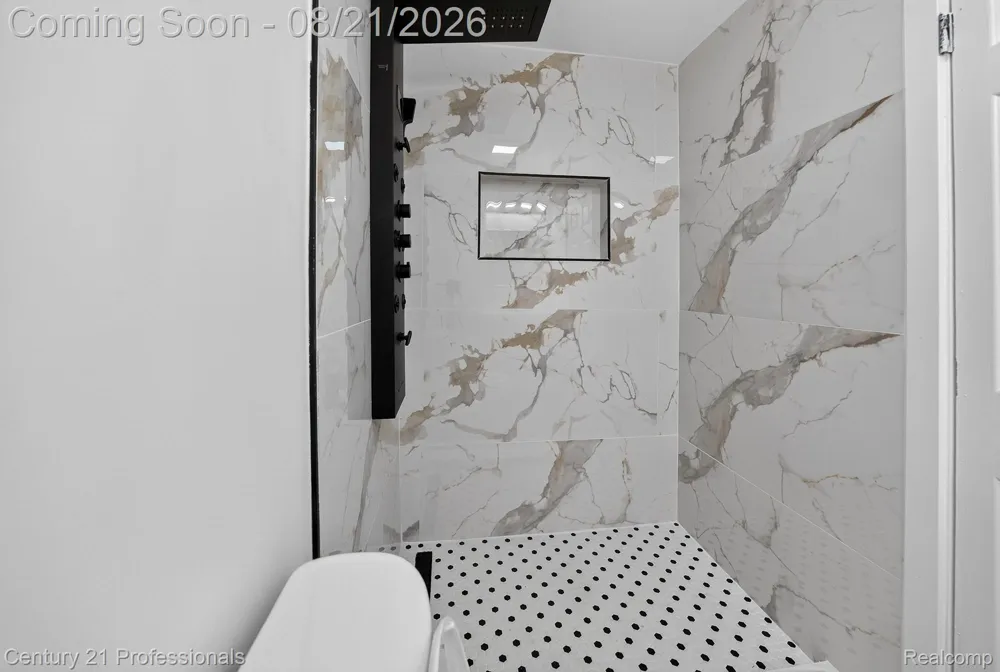 5000 Robert Street Shelby Charter Township, MI 48316