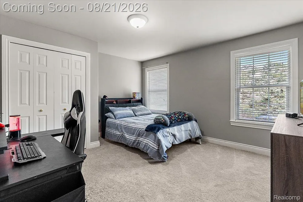 587 Bay Pointe Drive Oxford Village, MI 48371