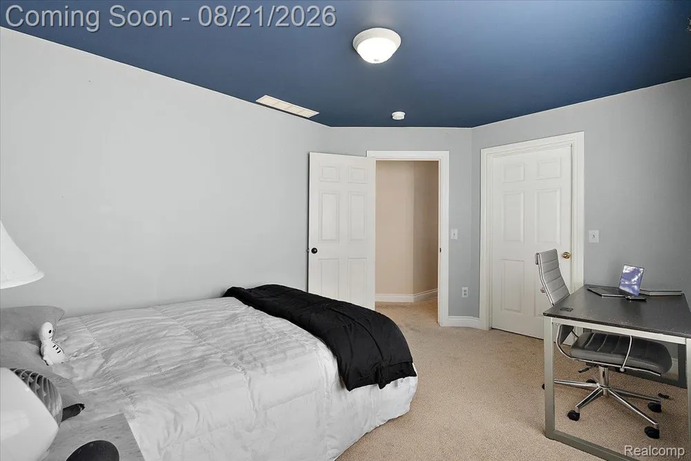 587 Bay Pointe Drive Oxford Village, MI 48371