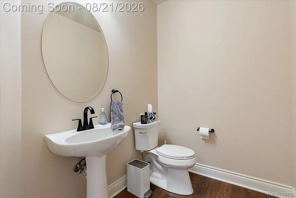 587 Bay Pointe Drive Oxford Village, MI 48371