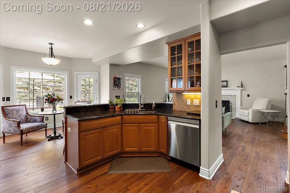 587 Bay Pointe Drive Oxford Village, MI 48371