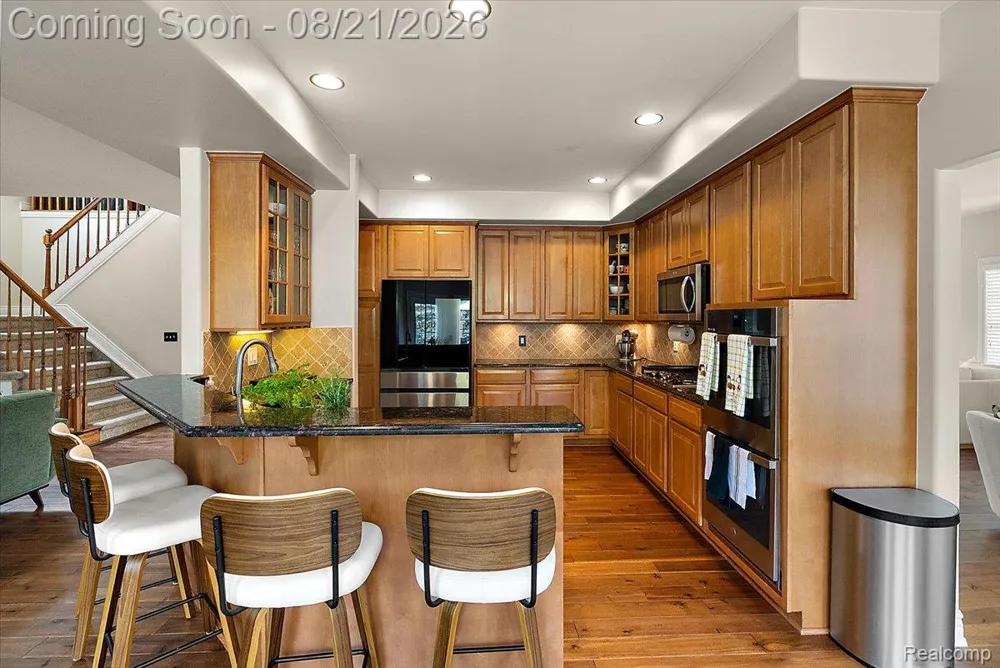 587 Bay Pointe Drive Oxford Village, MI 48371
