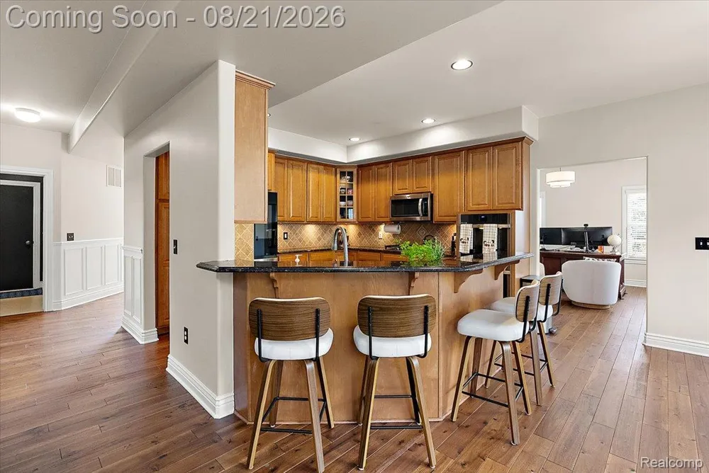 587 Bay Pointe Drive Oxford Village, MI 48371