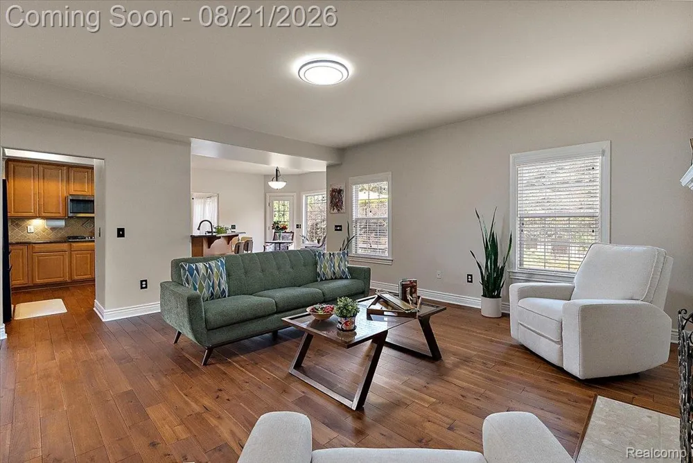587 Bay Pointe Drive Oxford Village, MI 48371