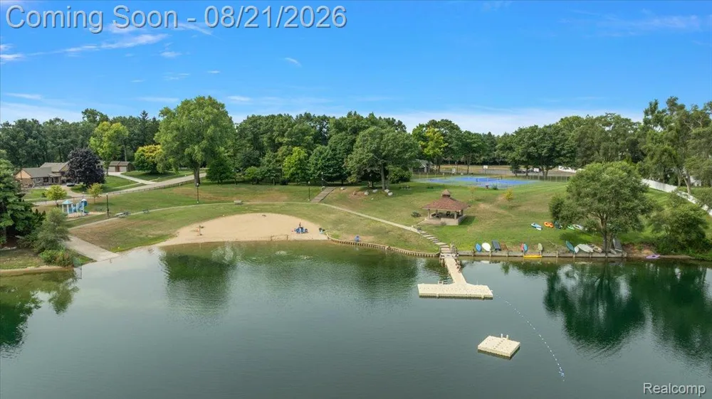 587 Bay Pointe Drive Oxford Village, MI 48371