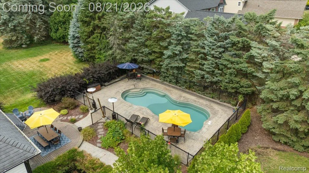 587 Bay Pointe Drive Oxford Village, MI 48371