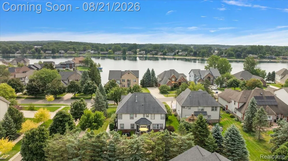 587 Bay Pointe Drive Oxford Village, MI 48371