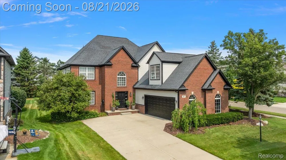 587 Bay Pointe Drive Oxford Village, MI 48371