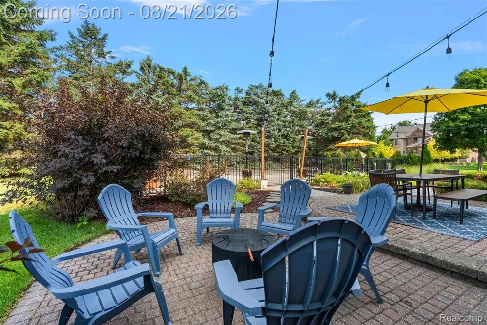 587 Bay Pointe Drive Oxford Village, MI 48371