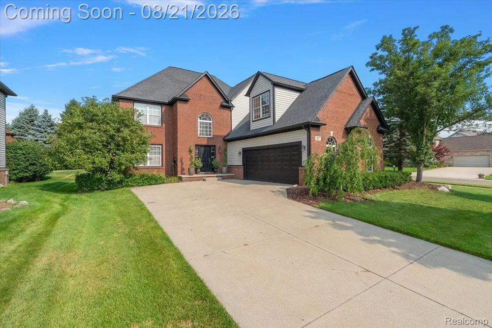 587 Bay Pointe Drive Oxford Village, MI 48371