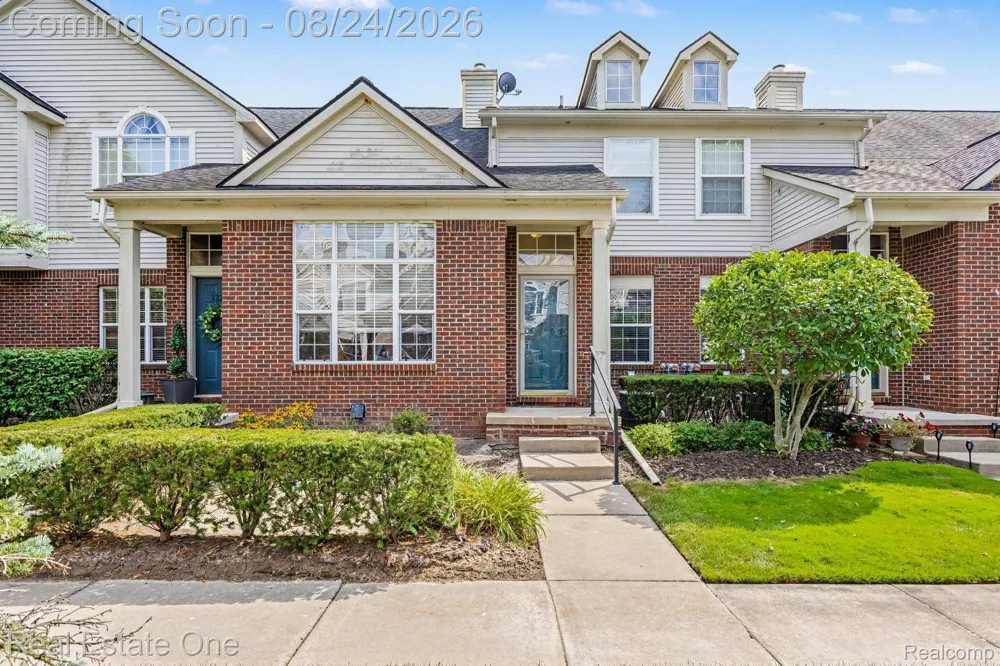 33102 Emma Circle #187 Commerce Charter Township, MI 48390