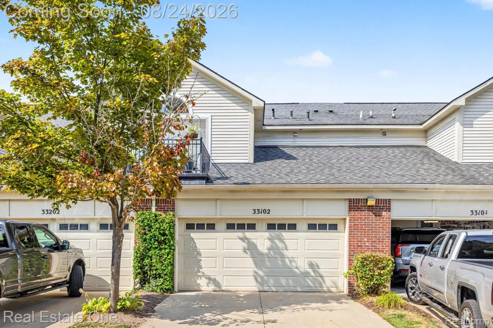 33102 Emma Circle #187 Commerce Charter Township, MI 48390