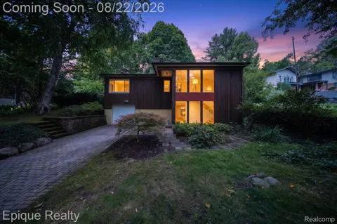 2200 Navarre Circle