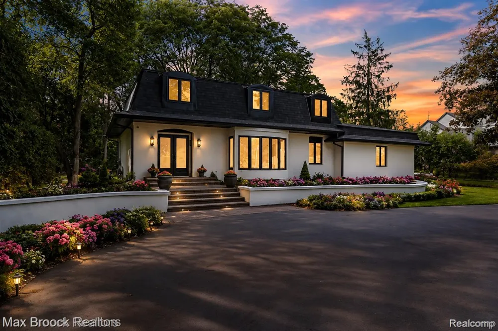 7244 Lahser Road Bloomfield Hills City, MI 48301