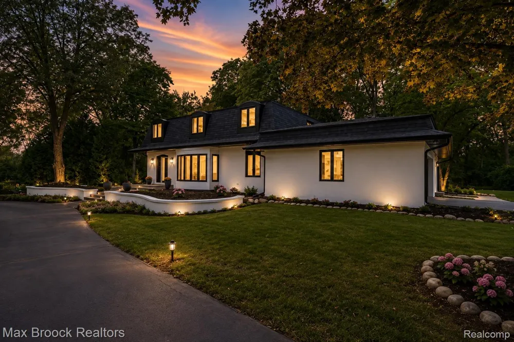 7244 Lahser Road Bloomfield Hills City, MI 48301