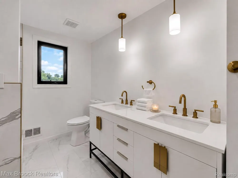 7244 Lahser Road Bloomfield Hills City, MI 48301