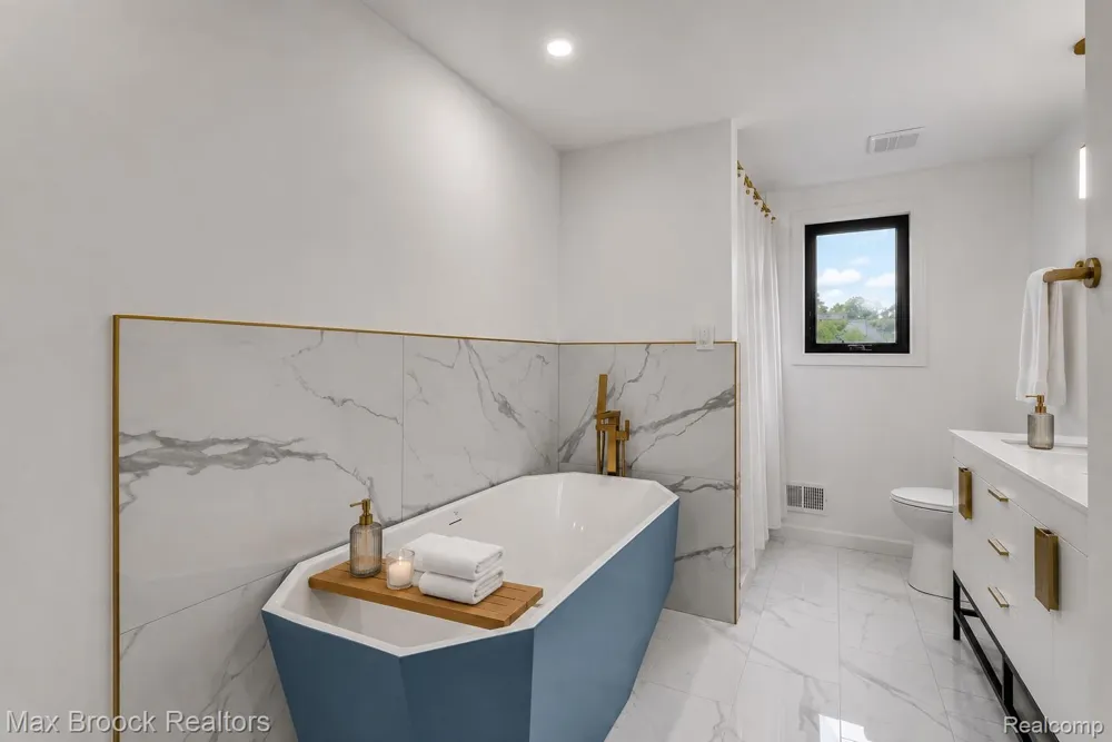 7244 Lahser Road Bloomfield Hills City, MI 48301