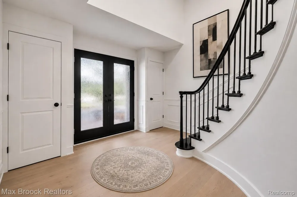 7244 Lahser Road Bloomfield Hills City, MI 48301