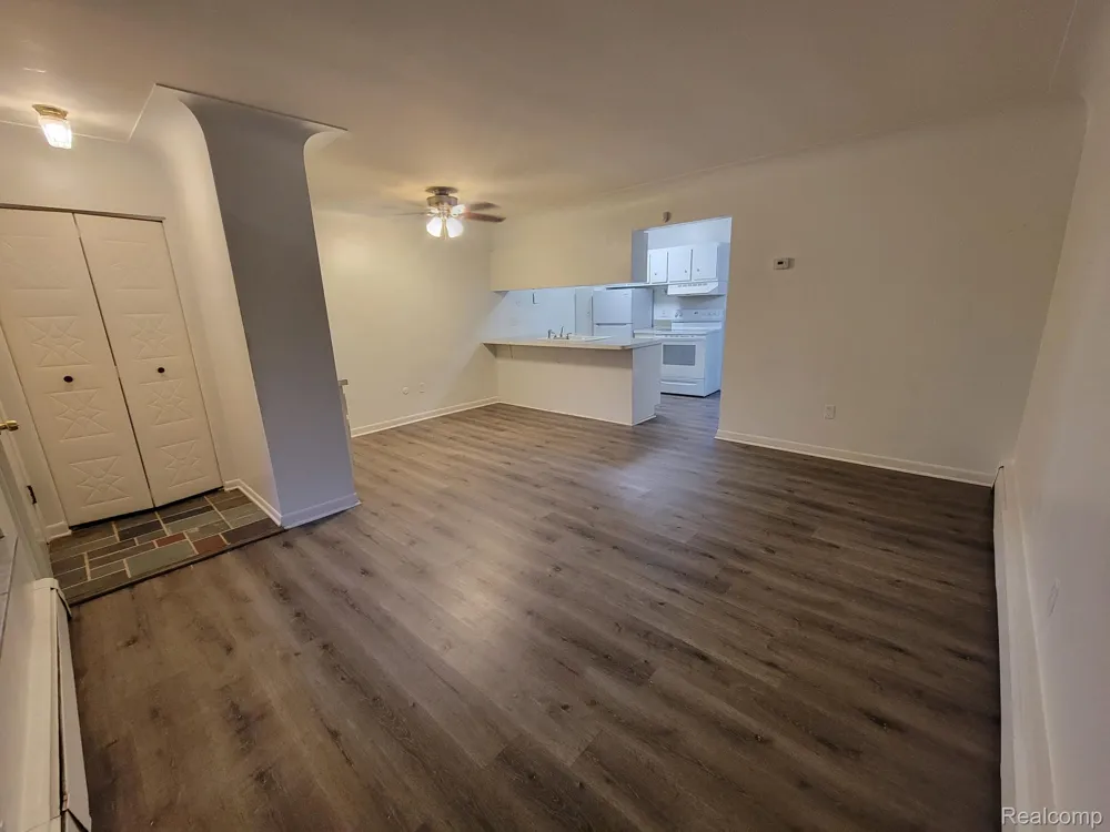 995 Cass Lake Road #128 Waterford Charter Township, MI 48328