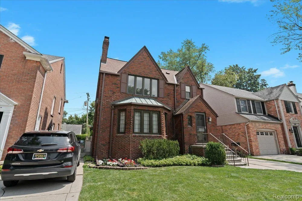 312 MCKINLEY AVENUE Grosse Pointe Farms City, MI 48236