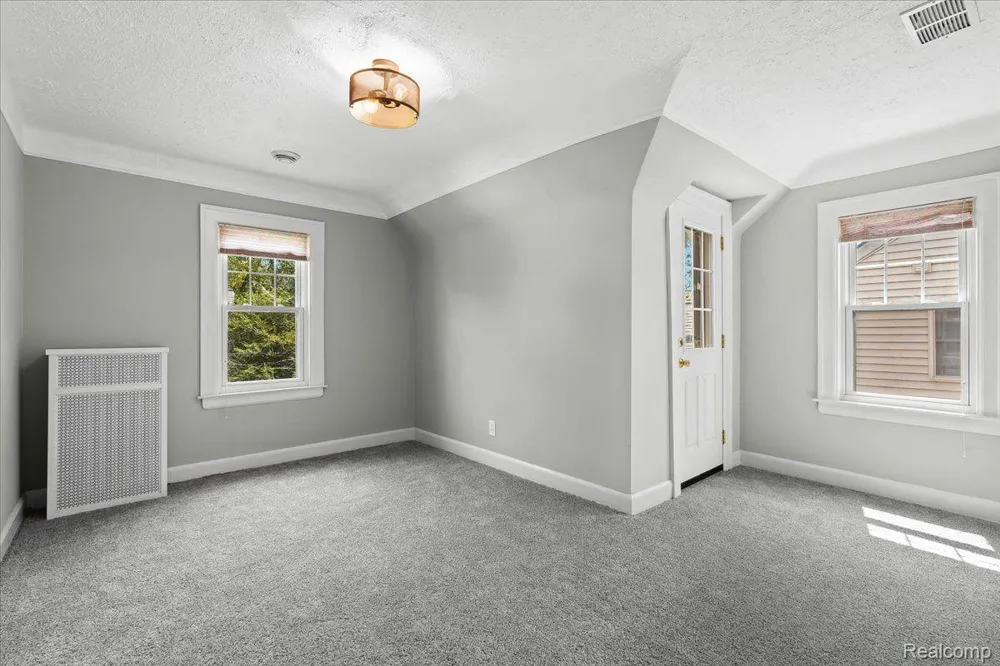 312 MCKINLEY AVENUE Grosse Pointe Farms City, MI 48236