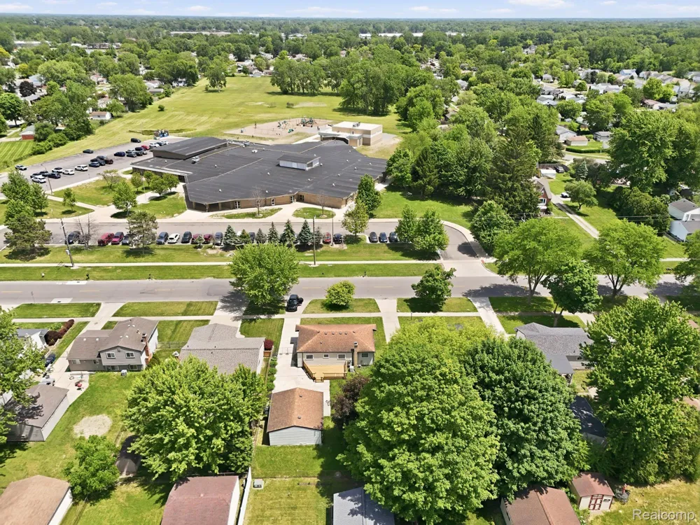 1260 S John Hix Street Westland City, MI 48186