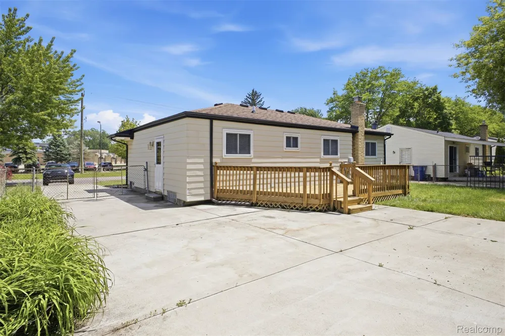 1260 S John Hix Street Westland City, MI 48186