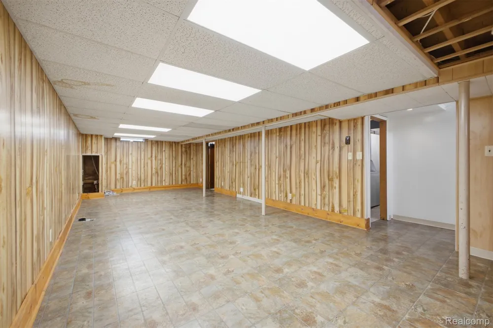 1260 S John Hix Street Westland City, MI 48186