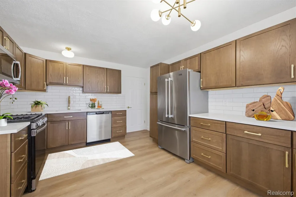 1260 S John Hix Street Westland City, MI 48186
