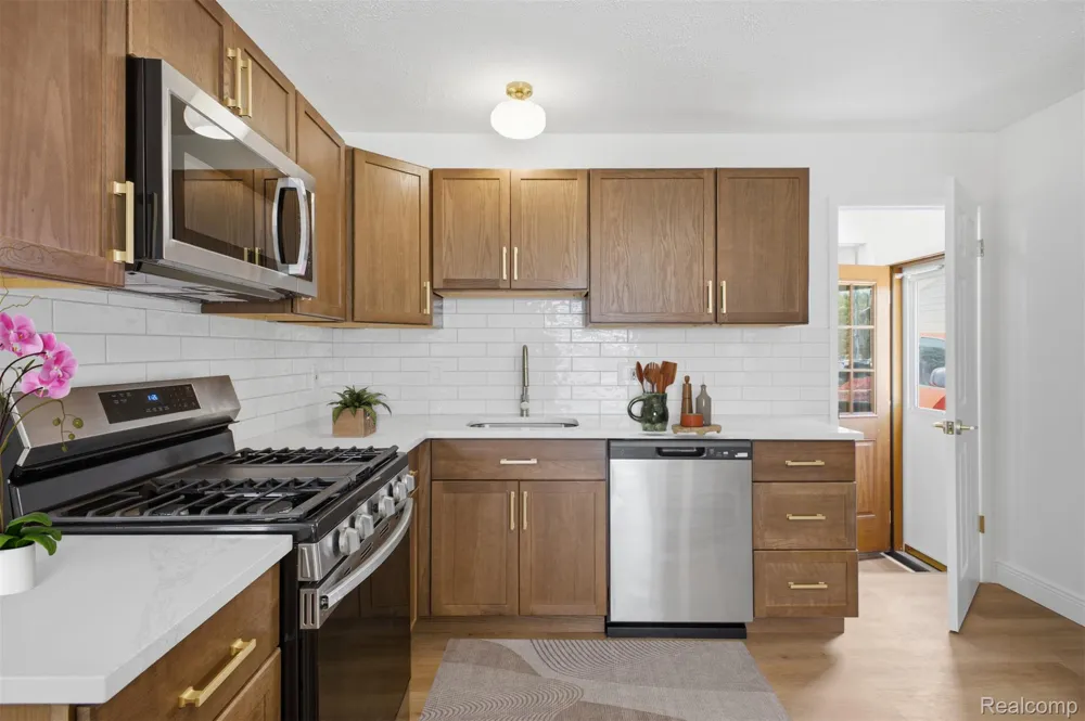 1260 S John Hix Street Westland City, MI 48186