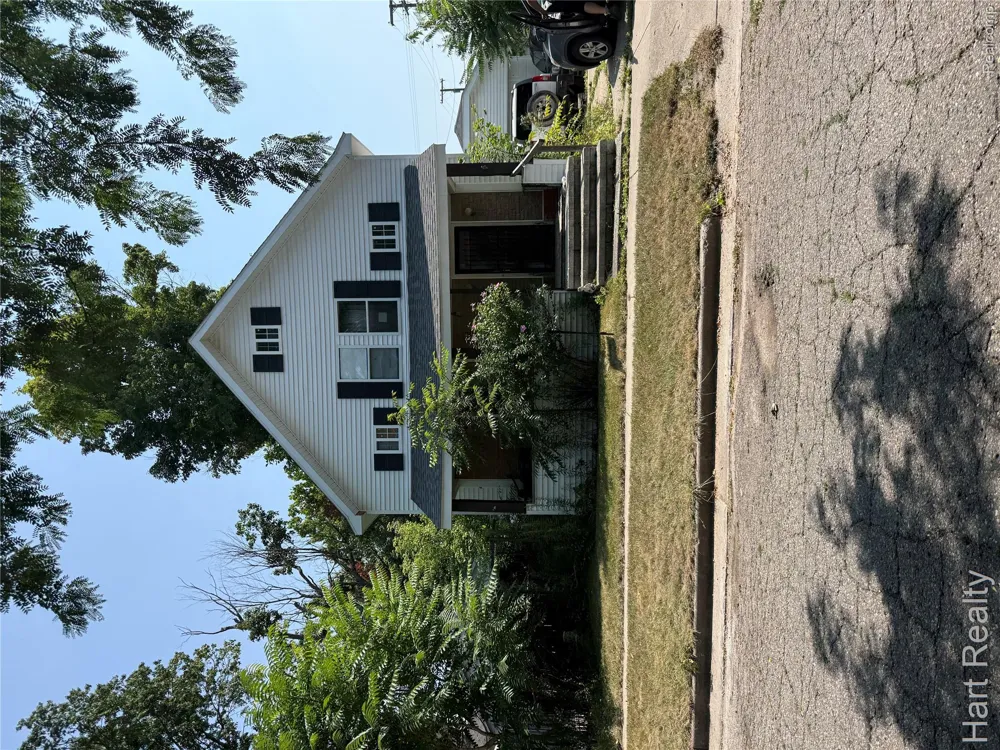 16 Pearl Street Caro City, MI 48723