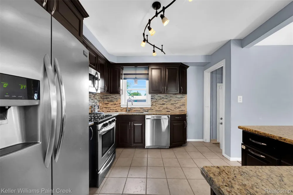 22613 Port Street St Clair Shores City, MI 48082