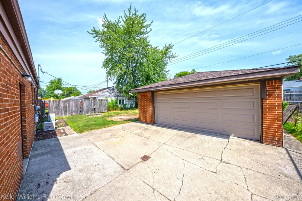 22613 Port Street St Clair Shores City, MI 48082