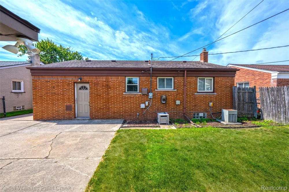 22613 Port Street St Clair Shores City, MI 48082