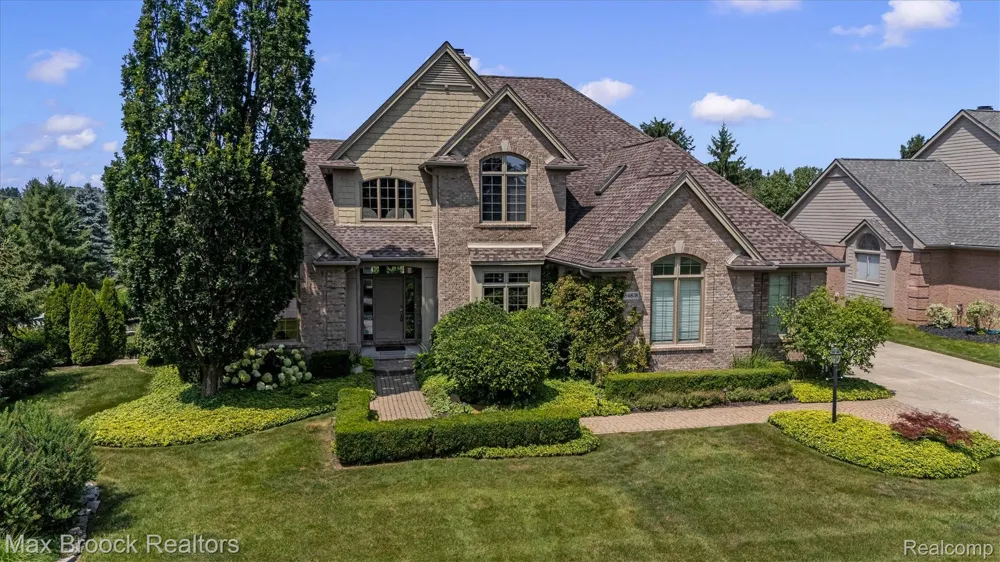 54878 Grenelefe Circle E Lyon Charter Township, MI 48178