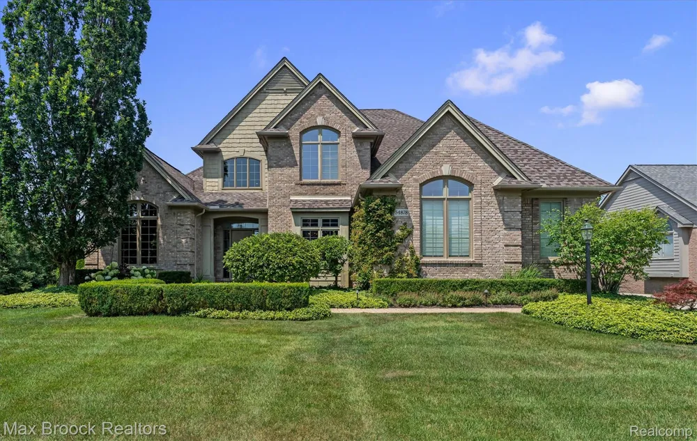 54878 Grenelefe Circle E Lyon Charter Township, MI 48178